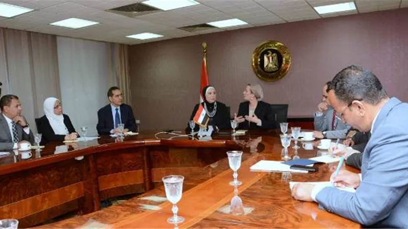 وزيرتا التجارة والبيئة تبحثان إستخدام منتجات الوقود البديل فى الصناعة