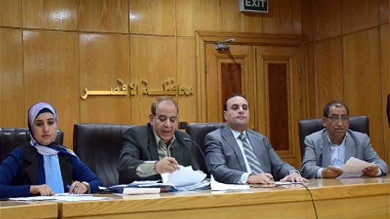 نائب محافظ الاقصر يتلقى شكاوى المواطنين ف اليوم المفتوح