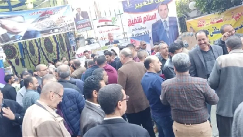 زحام فى إنتخابات أعضاء مجلس الإدارة والجمعية العمومية بدار التحرير