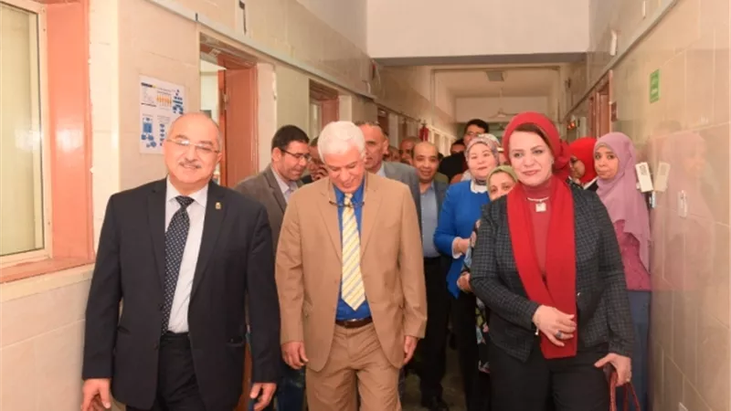 رئيس جامعة أسيوط يفتتح أول وحدة لقياس ارتفاع ضغط الشريان الرئوى