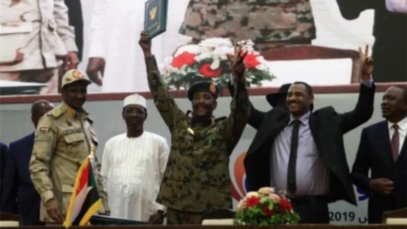 قطريليكس..نظام الحمدين يتورط في محاولةاغتيال حمدوك رئيس وزراء السودان