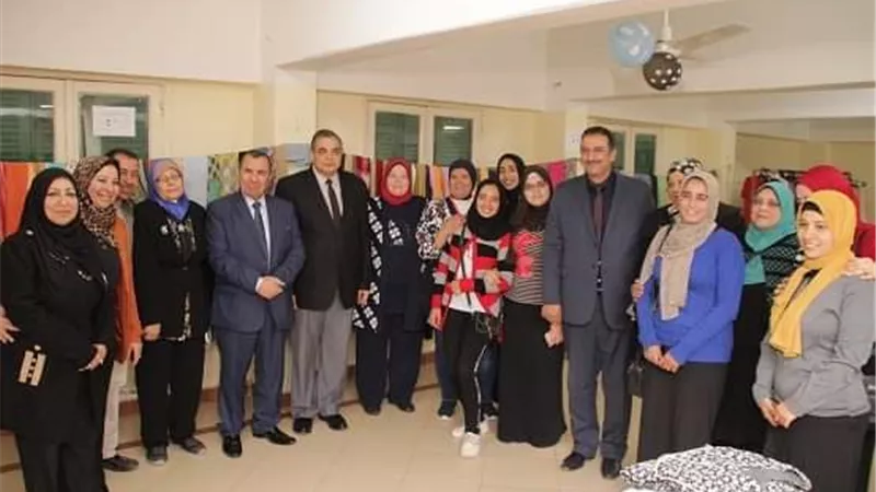 رئيس جامعة كفرالشيخ يفتتح المعرض الخيري السنوي للطلاب