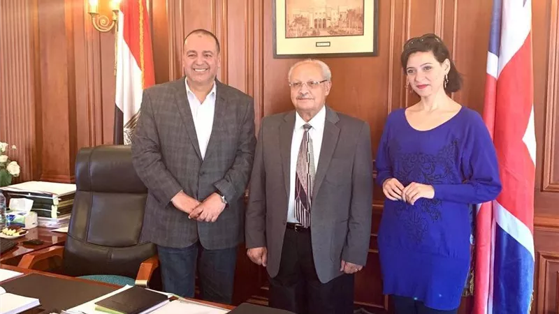 الفنانة 
