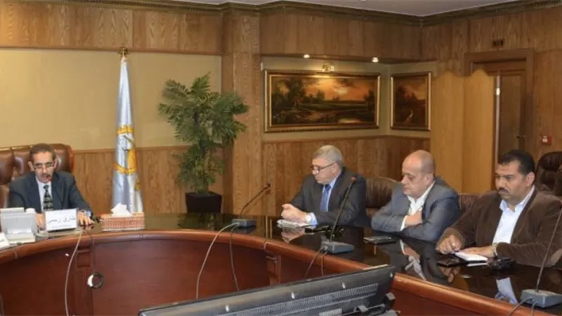محافظ الغربية ونائبه يناقش مع رؤساء المدن والأحياء الأستعدادات لمواجهة الطقس السيئ والأمراض المعدية