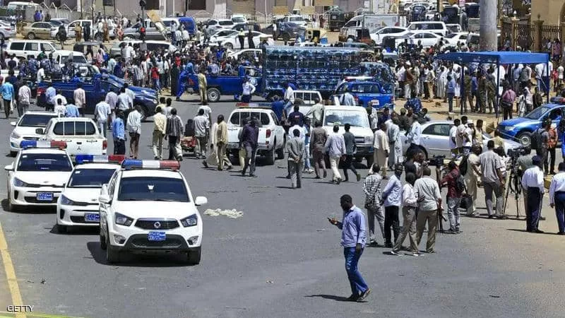 بعد محاولة اغتيال حمدوك.. السودان يتحرك ضد الموالين للبشير