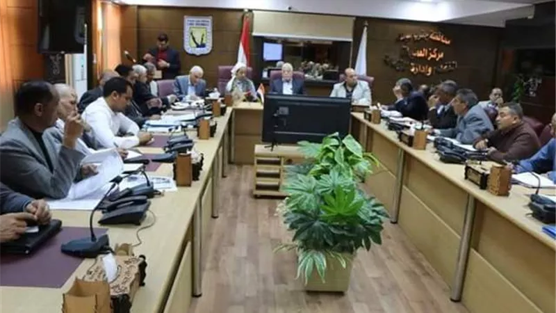 محافظ جنوب سيناء : 3 مليون جنيه لإنارة مداخل عيون موسى وجامعة الملك سلمان