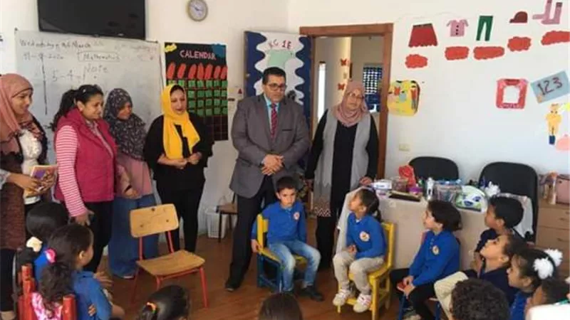 مدير تعليم جنوب سيناء يتابع مدرسة شرم الشيخ الرسمية للغات .صور
