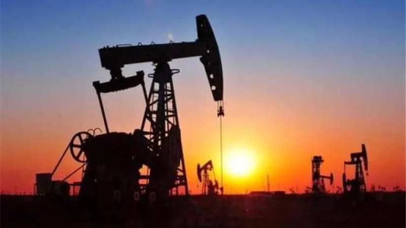 هبوط أسعار النفط 4% بسبب خسائر أسواق الأسهم