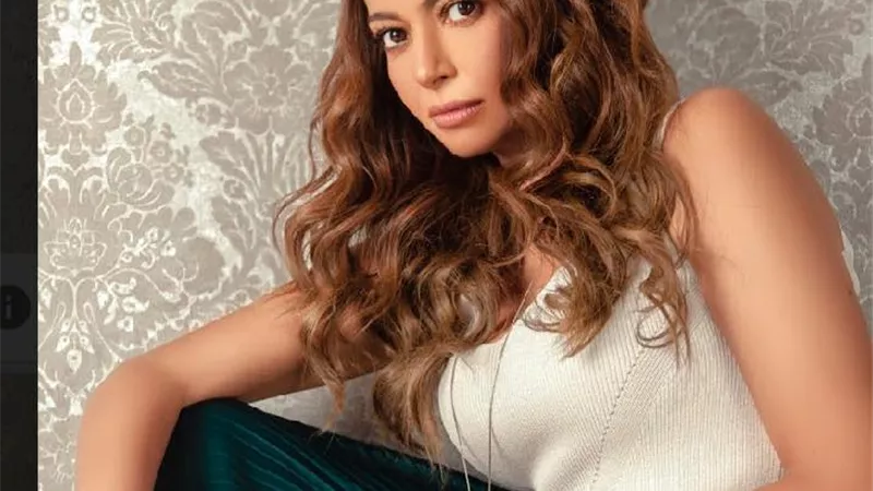 داليا مصطفى تنتقد بعض الفنانين:
