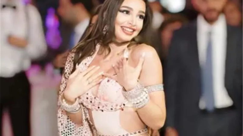 أول تعليق من جوهرة بخطبتها على مطرب 