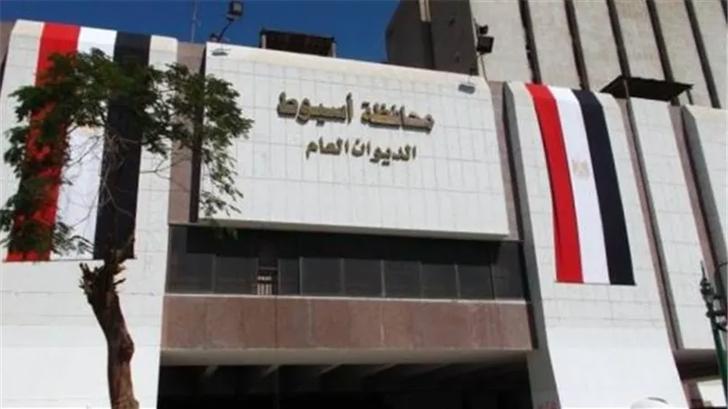 رياح شديدة وأمطار غزيرة تجتاح قري ومراكز أسيوط