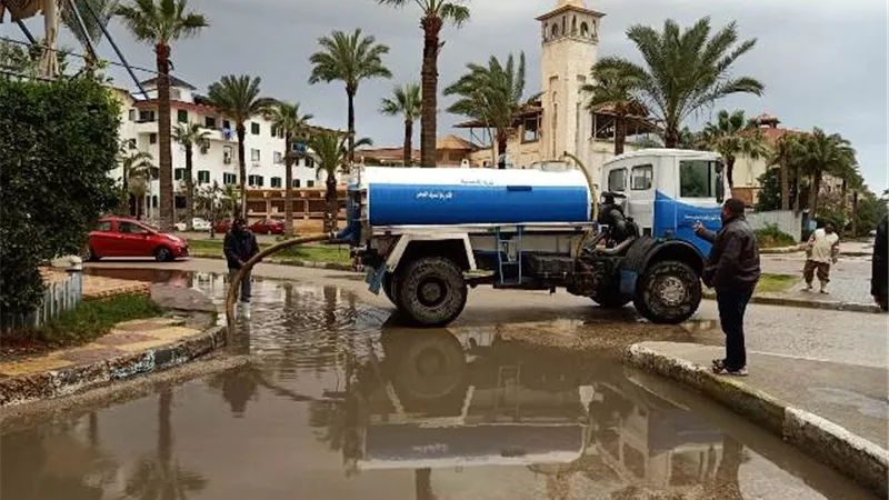 محافظ دمياط ترفع درجة الاستعداد القصوى لمواجهة سوء الاحوال الجوية.. وتواجد ميداني كثيف