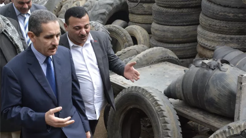 محافظ الغربية بقرية كفر ميت الحارون بزفتي المتميزة بمنتجات الكاوتش المستخدم