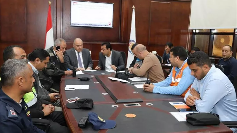 محافظ قنا يتابع حالة عدم الاستقرار في الأحوال الجوية