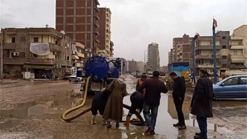 محافظ البحيرة.. إستمرار أعمال كسح مياه الأمطار بمراكز المحافظة