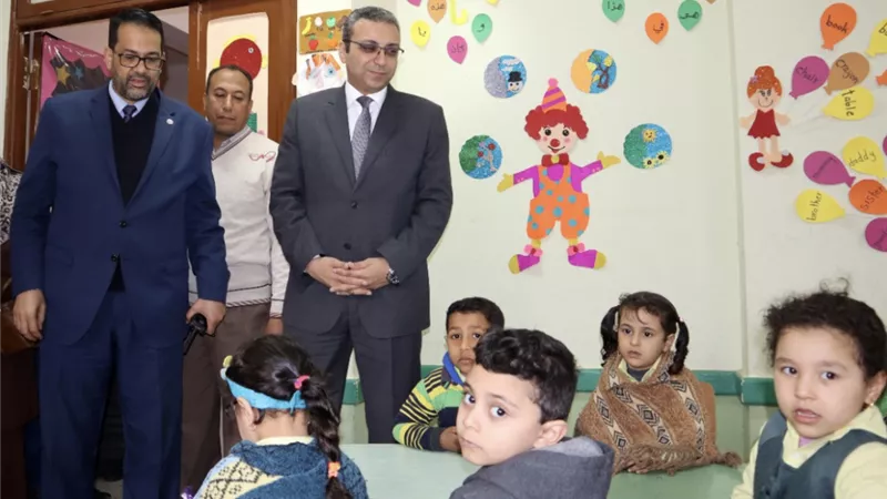 نائب محافظ الغربية .. يتابع المسح الطبي للأنيميا والسمنة والتقزم لطلاب الإبتدائى