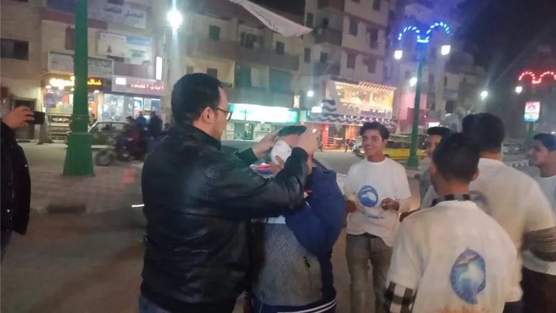امانة مستقبل وطن أسيوط توزع مستلزمات الوقاية و بطاطين ووجبات علي المتواجدين بالشوارع