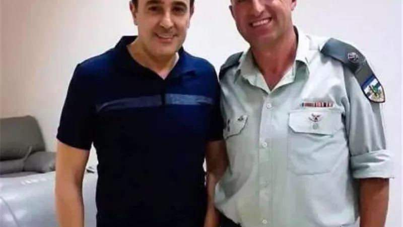 حقيقة ظهور صابر الرباعى مع ضابط إسرائيلي