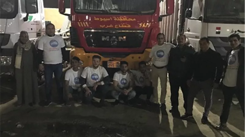 المشروعات الصغيرة بمستقبل وطن توزع وجبات على العمال بأسيوط