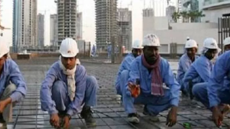 تقارير صحفية تكشف:٤الاف عامل سيموتون في قطر قبل نهائيات كأس العالم٢٠٢٢