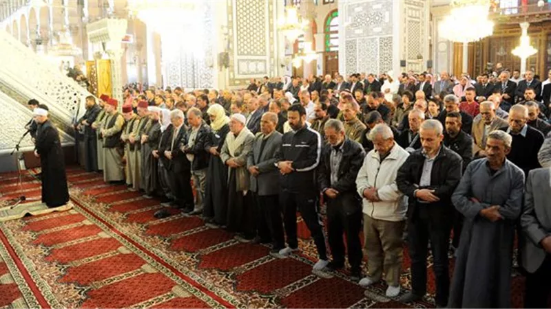 تعليق صلوات الجماعة في عموم مساجد سوريا بسبب 