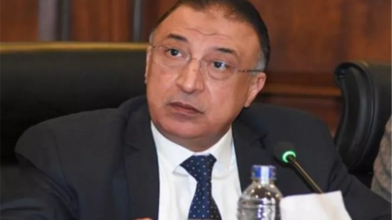 محافظ الإسكندرية: تكريم عمال الصرف الصحى وشركات النظافة بعد شفط الأمطار