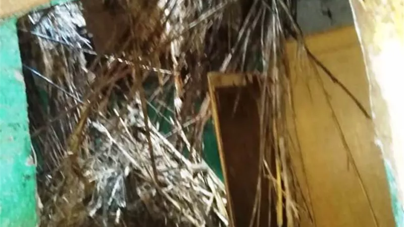 انهيار حجرة بكنيسة وجزء من منزل بكفر شكر.. بالصور