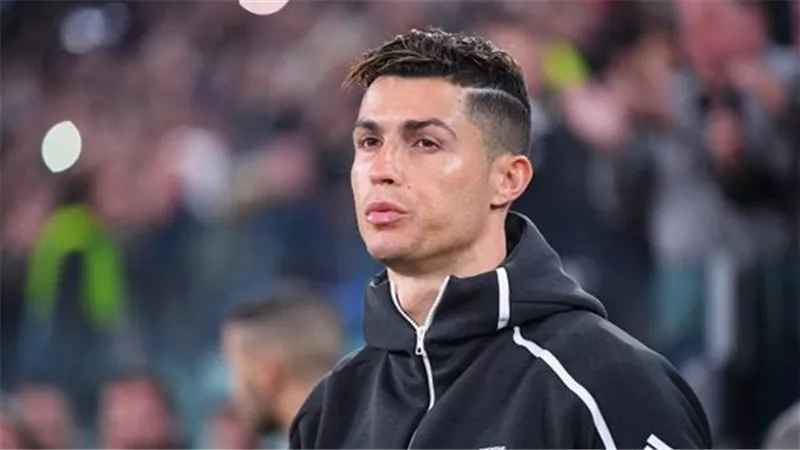 رونالدو يسعد جماهير الكرة بموقف انسانى جديد