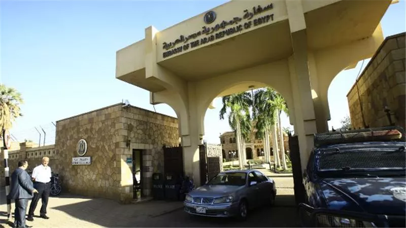طلاب مصريون عالقون بالسودان.. ويستغيثون بالسفارة المصرية بالخرطوم