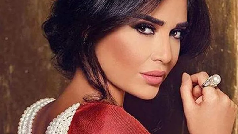 بالفيديو : سيرين عبد النور تخضع للتعقيم قبل دخولها موقع تصوير
