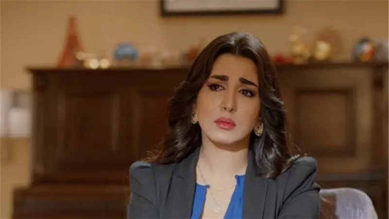 جيهان خليل تقدم دروساً للطلاب عبر الإنترنت