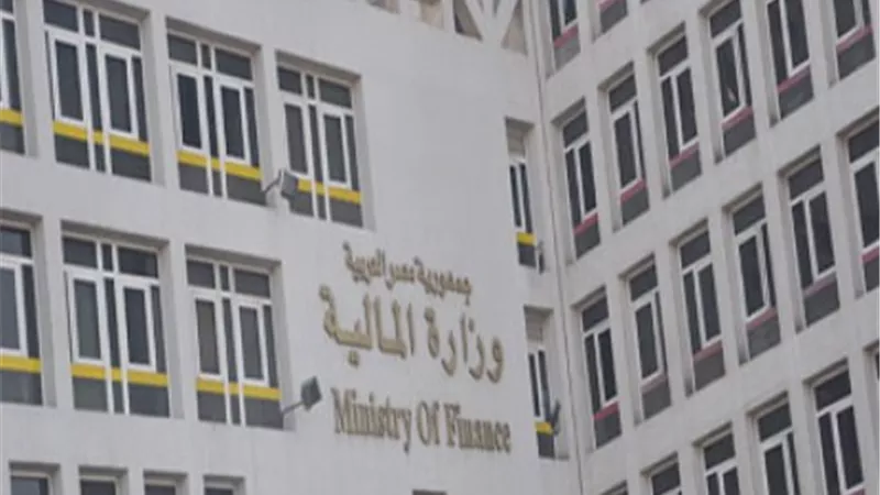 كيف تحسب علاوتك بعد قرار الرئيس بمنح علاوة جديدة للعاملين بالدولة؟
