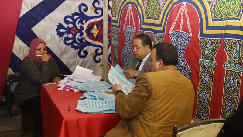 بالصور.. سامح عاشور يتقدم على رجائى عطية بسوهاج