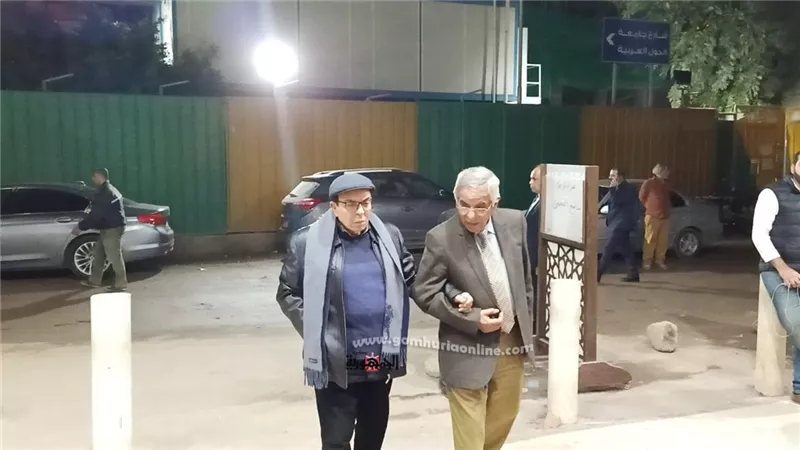سمير صبرى وأحمد عيد يقدم واجب العزاء فى الشاعر سامح العجمي.. صور