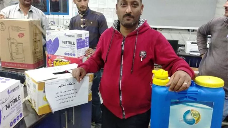 إجراءات وقائية لسلامة العاملين بمحطات مياه أسيوط .. بالصور