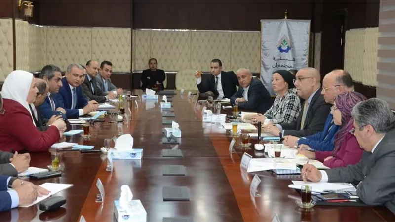 ٤ وزراء ومحافظ القاهرة يستعرضون مشكلة منطقة الزرايب بمدينة ١٥ مايو