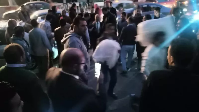 بالصور.. هتافات مدوية وتهديد باعتصام مفتوح داخل نقابة المحامين.. وأحراز المحافظات تصل النقابة