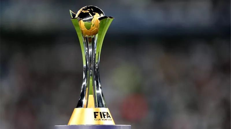 رئيس الفيفا يلمح بتأجيل بطولة كأس العالم للأندية
