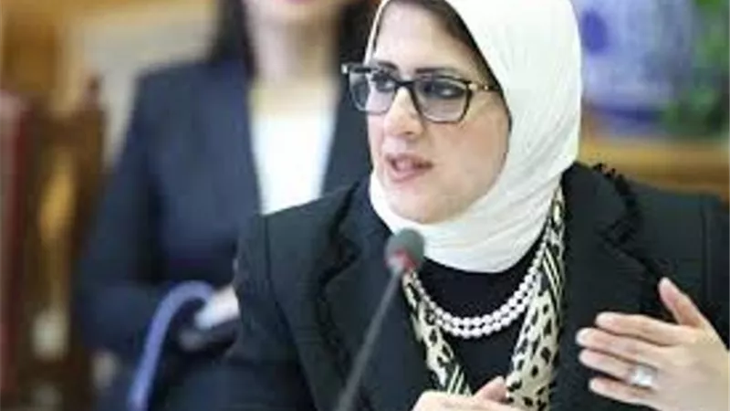 هل سيتم منع المصريين من الخروج من المنازل بسبب كورونا .. وزيرة الصحة تكشف الحقيقة