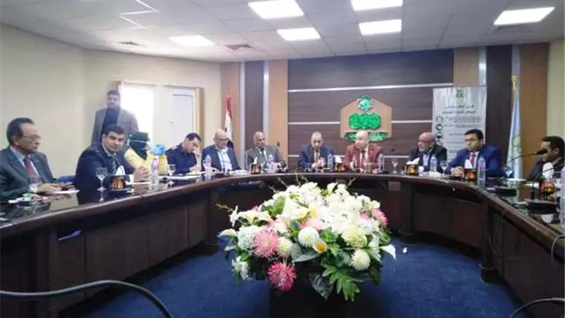 اجتماع التأمين الصحى مع مستثمرى العاشر لاستقبال الحالات المشتبه بالكورونا
