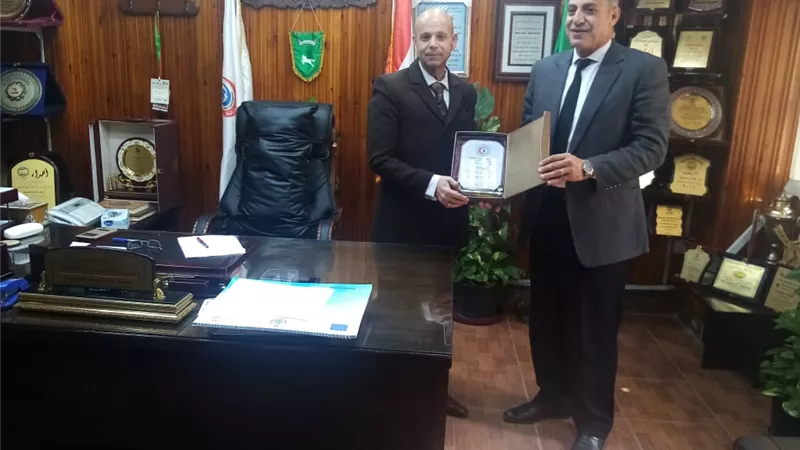 أطباء الأسنان تكرم وكيل وزارة الصحة بالشرقية