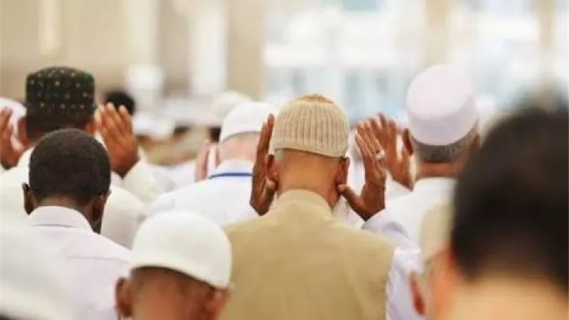 ما حكم منع الصلاة على المتوفى بسبب فيروس