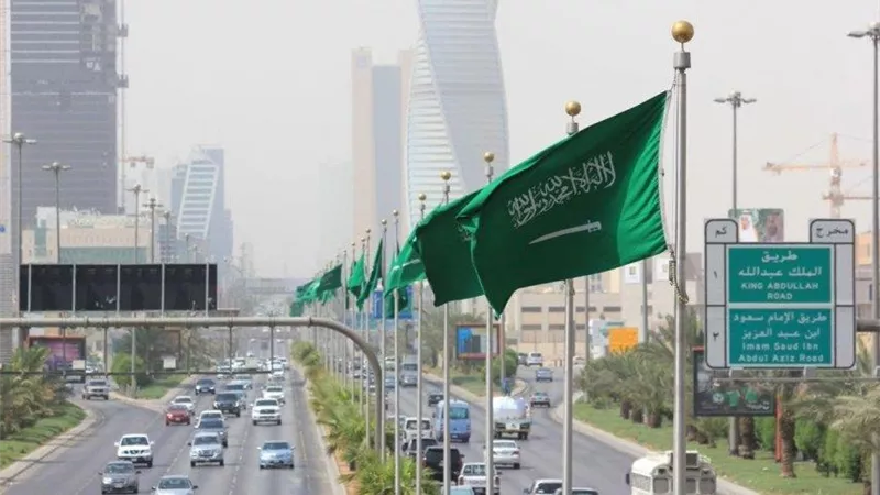 السعودية تلزم العمالة الوافدة الحجر المنزلي