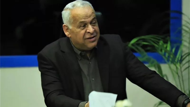 فرج عامر: تخفيض ساعات العمل وإغلاق النادى فى التاسعة