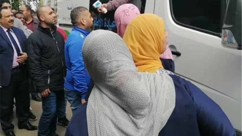 عيادات متنقلة للكشف الطبي علي العاملين بالشركة القابضة للمطارات