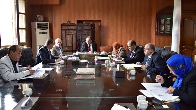 درع تميز للطلاب الأوائل بالبرامج بجامعة بنى سويف