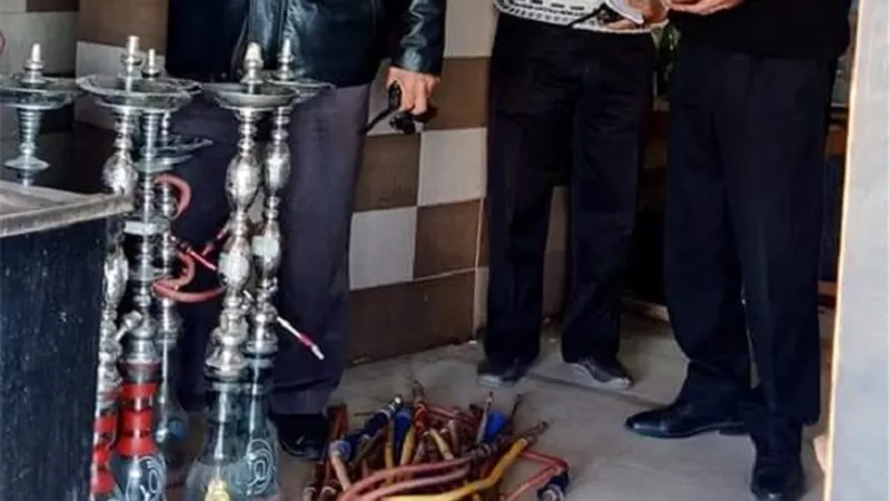 عبد العظيم يقود حملة مكبرة لرفع الشيش من المقاهي