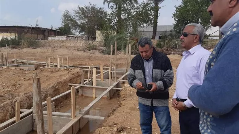 السكرتير العام المساعد ببنى سويف يتفقد تطوير مشروع الدواجن