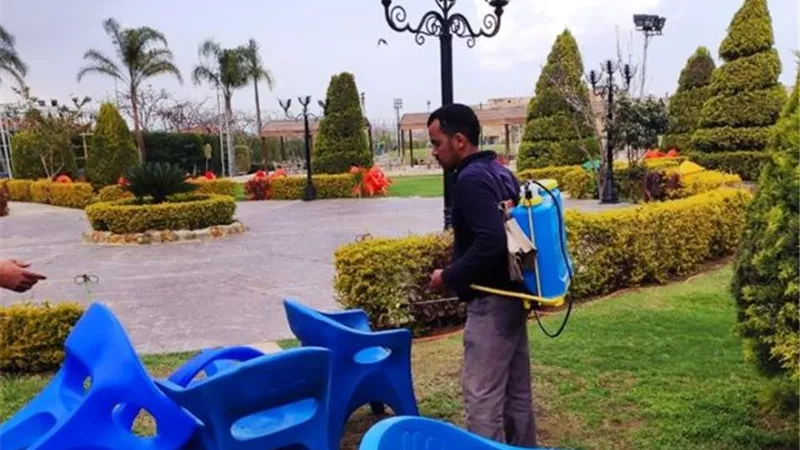 نادى جرين هيلز يعقم المنشأت الرياضية والترفيهية ويعلق جميع الأنشطة.. بالصور