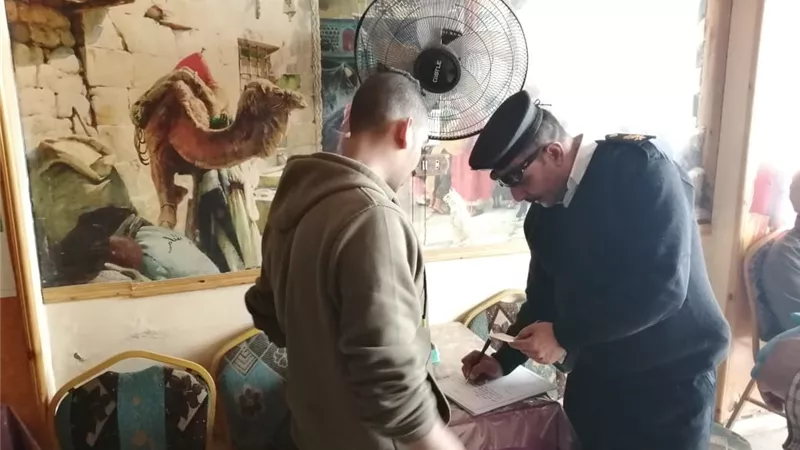 تواصل الحملات ضد الشيشة بأحياء الأقصر